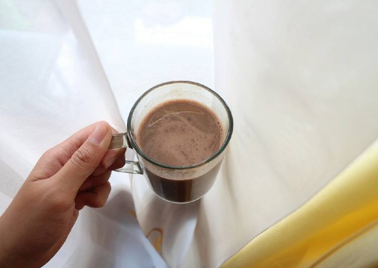 Cara Gampang Menyiapkan Hot Chocolate / Cokelat Panas Anti Gagal