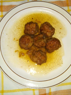 Una foto de Albóndigas de pollo con un toque de azafrán