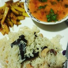 A picture of Dry fruits rice.