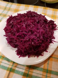 Párolt lilakáposzta almával recept fotója