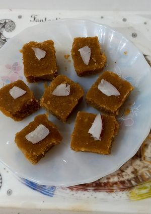 A picture of Besan and whole wheat flour sa.