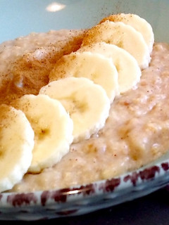 Φωτογραφία της συνταγής Porridge με τυρί κρέμα και μπανάνες