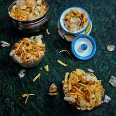 चटपटा चिवडा (chatpata chivda recipe in Hindi)-レシピのメイン写真