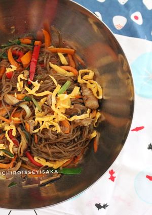 Foto resep Japchae (korean stir noodles)