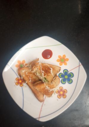 A picture of Veg Mayo sandwich toast.