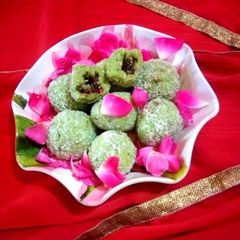 A picture of Stuff gulkand pan ladoo.