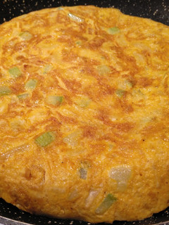 Una foto de TORTEROR😆(Tortilla con chorizo de teror) sin gluten