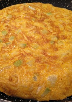 Una foto de TORTEROR😆(Tortilla con chorizo de teror) sin gluten