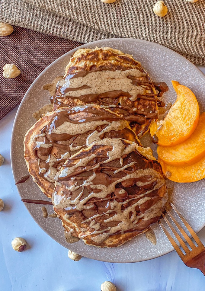 Una foto de Tortitas 3 ingredientes con chocolate y crema de avellanas