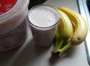 Una foto de Batido de bananos con ice cream