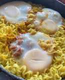 Ramen con huevo y curry