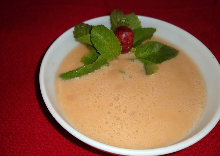 Strawberry soup