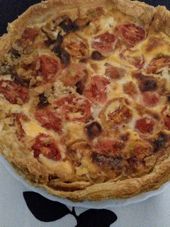 Foto principal de Tarta hojaldre de tomate y queso