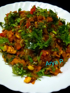 रोस्टेड बैंगन भरता (roasted baingan bharta recipe in Hindi) रेसिपी मुख्य फोटो