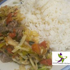 White rice and cabbage sauce A picture of White rice and cabbage sauce.
