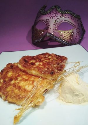 Foto principal de Pellas o leche frita con helado de vainilla (sin gluten)