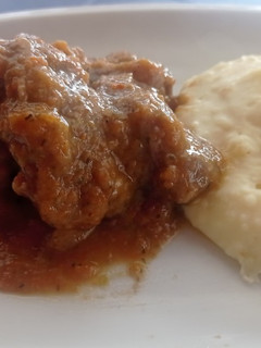 Una foto de Carrilleras con puré de patata