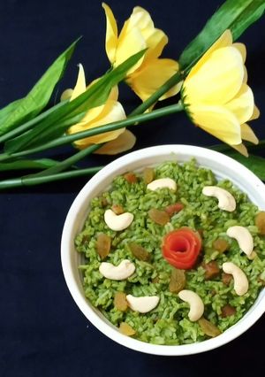 ગ્રીન પુલાવ (Green Pulao Recipe In Gujarati) રેસીપી મુખ્ય ફોટો