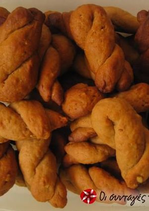 Φωτογραφία της συνταγής Πανεύκολα και ελαφριά κουλουράκια με μαυροδάφνη