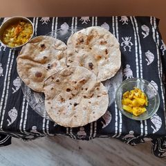A picture of Pearl Millet (Bajra) Dalia Roti.