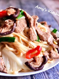 肉絲煨麵 / 清冰箱 的食譜成品照片