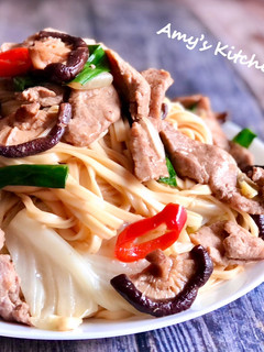 肉絲煨麵 / 清冰箱 的食譜成品照片