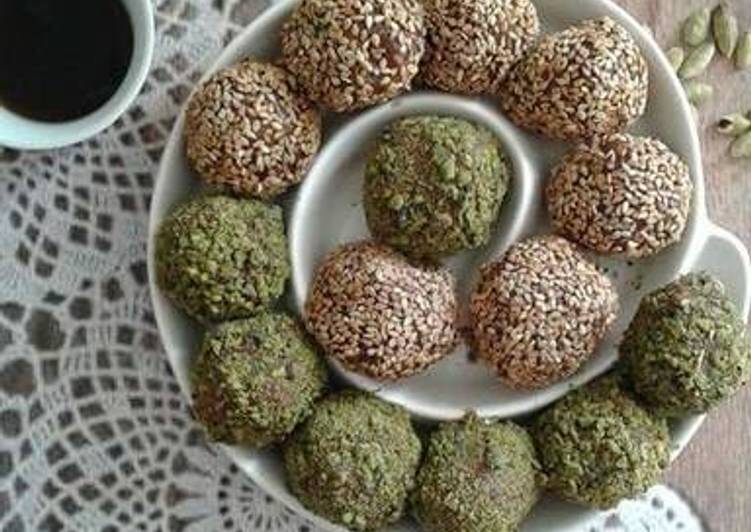Recipe of Perfect Dates and oats balls