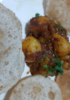 লুচি আলুর দম (Luchi aloor dum recipe in Bengali রেসিপির প্রধান ছবি