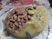 Una foto de se puede hacer habas con tomate verde