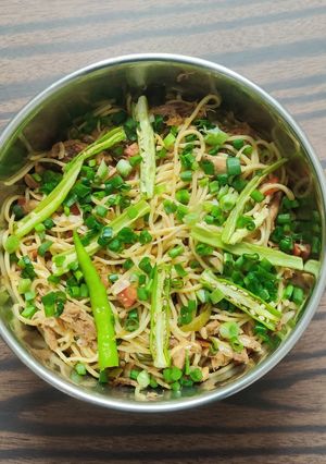 A picture of Chicken Hakka Noodles.