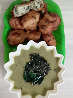 म्हैसूर बोंडा (mysore bonda recipe in marathi) रेसिपी चे मुख्य फोटो