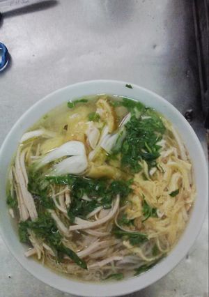 Hình của món Bún thang chuẩn hà nội.