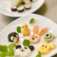 A picture of Cute Sushi Rice Balls.