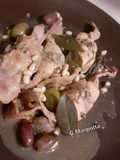 Coniglio alla genovese, con spezie, pinoli e olive