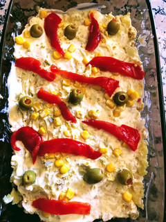 Una foto de Ensaladilla con atún y gambas
