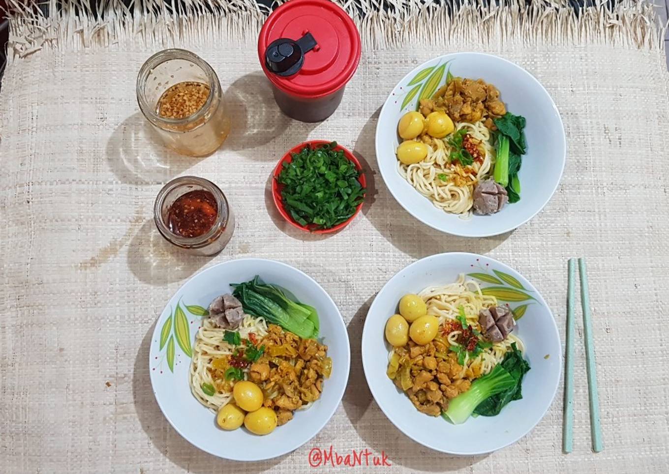 Mie Ayam Bumbu Kuning (ala gerobakan abang-abang)