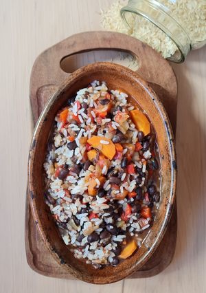 Una foto de Guiso de arroz vegetariano 🍚