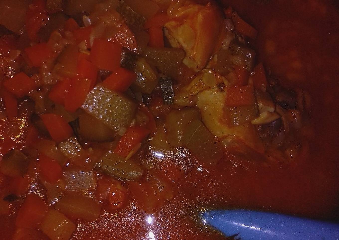 Caldo de pollo con chipotle