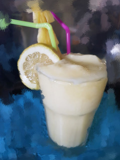 Una foto de Granizado de melón, piña y plátano