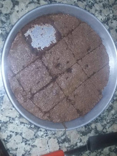 Una foto de Brownie casero de chocolate