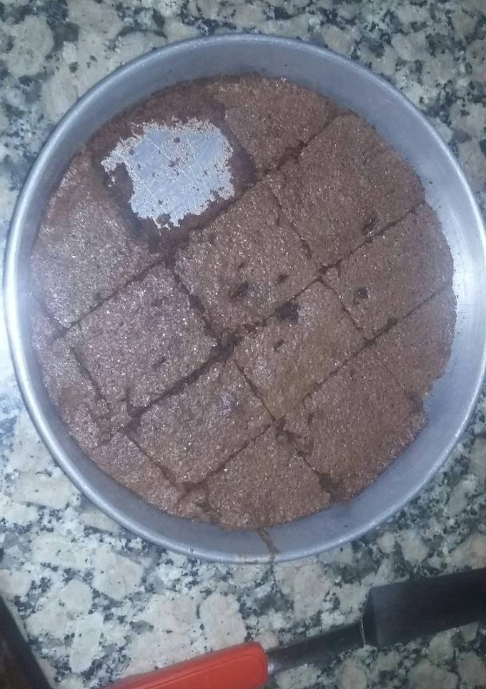 Una foto de Brownie casero de chocolate
