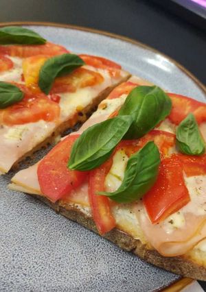 Foto de Tosta estilo bruschetta