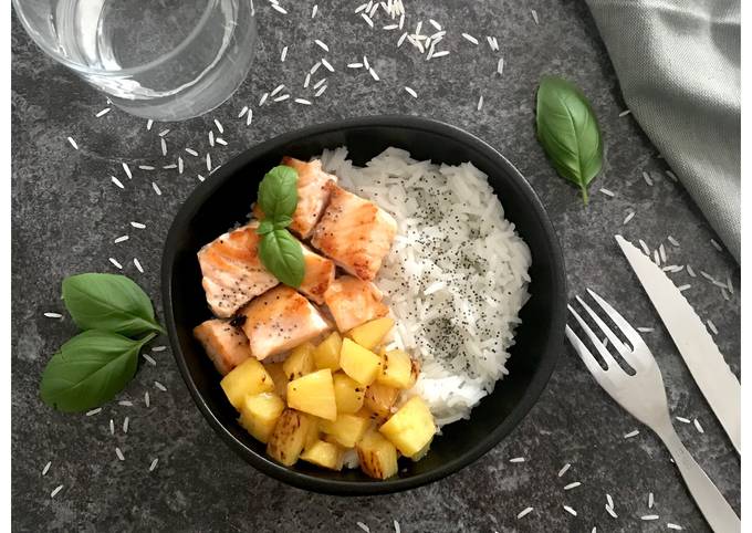 Association sucrée-salée : Dés de saumon grillé, ananas rôti et riz basmati !