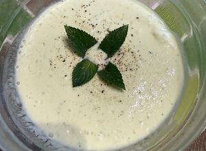 Foto di Zuppa di cetrioli fredda