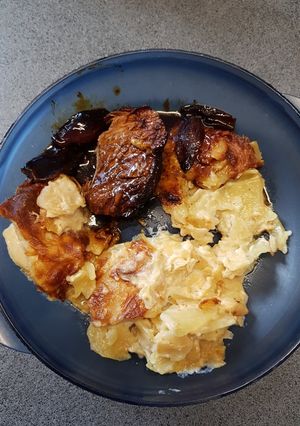 Une photo de Rouelle de porc braisée au vinaigre et echalotes caramélisées