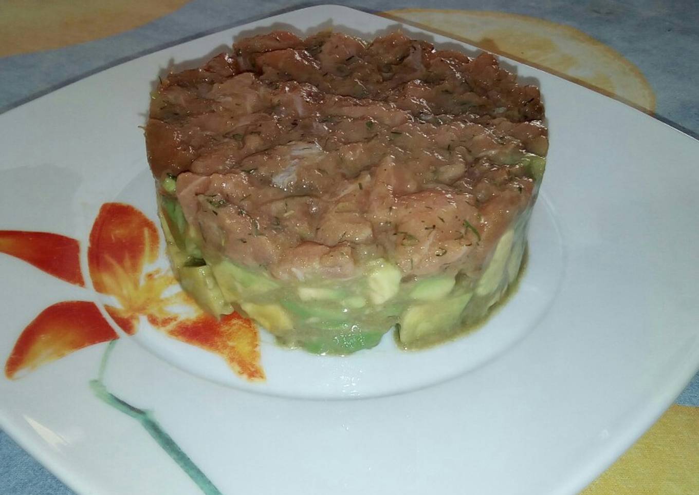 Tartar de salmón y aguacate