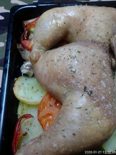Una foto de Muslo de pollo al horno