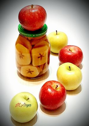 عکسی از دستور ترشی سیب درختی