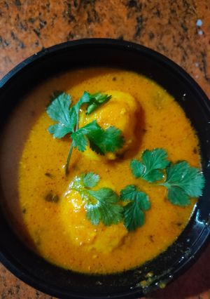 कशमीरी आलू दम (kashmiri aloo dum recipe in Hindi) रेसिपी मुख्य फोटो