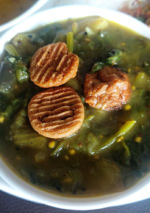 পালং শাকের ঘন্ট (Palong Shaker ghanto, recipe in Bengali) রেসিপির প্রধান ছবি
